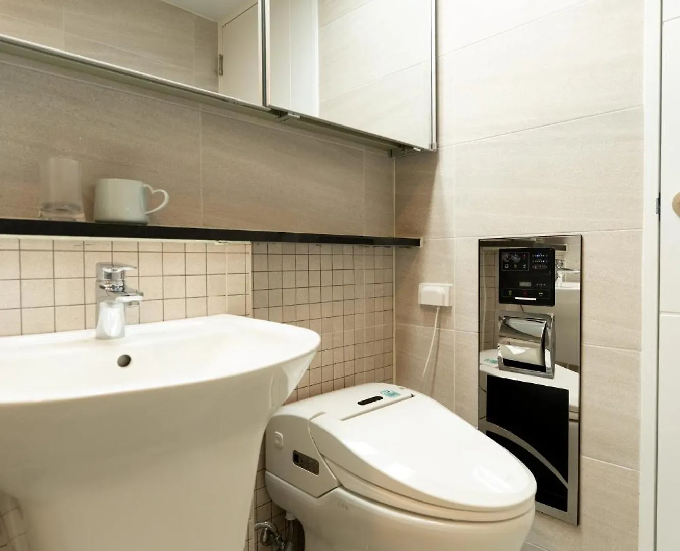 Bed & Breakfast New Apt 34Py 3Min To Haeundae Beach Lg Stanbyme & Styler Netflix & Sky Capsule Busan