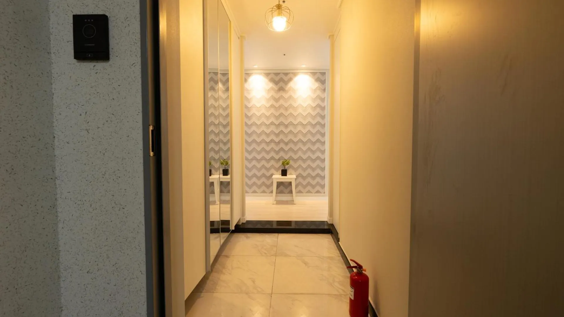 New Apt 34Py 3Min To Haeundae Beach Lg Stanbyme & Styler Netflix & Sky Capsule Busan Bed & Breakfast