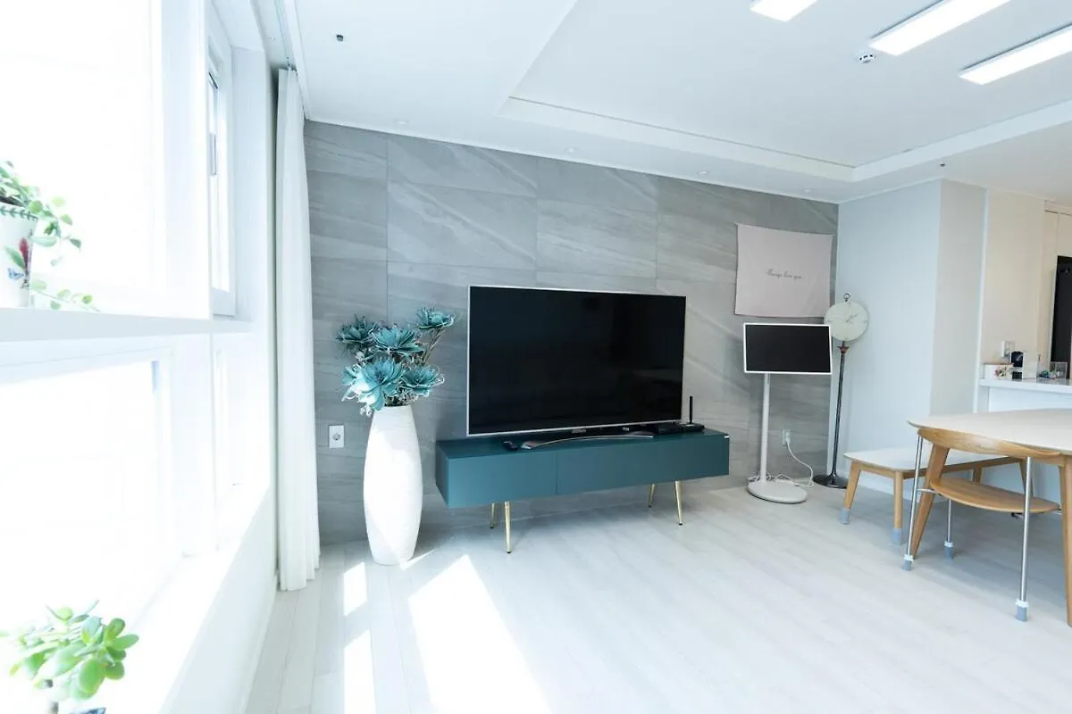 New Apt 34Py 3Min To Haeundae Beach Lg Stanbyme & Styler Netflix & Sky Capsule Busan 0*,