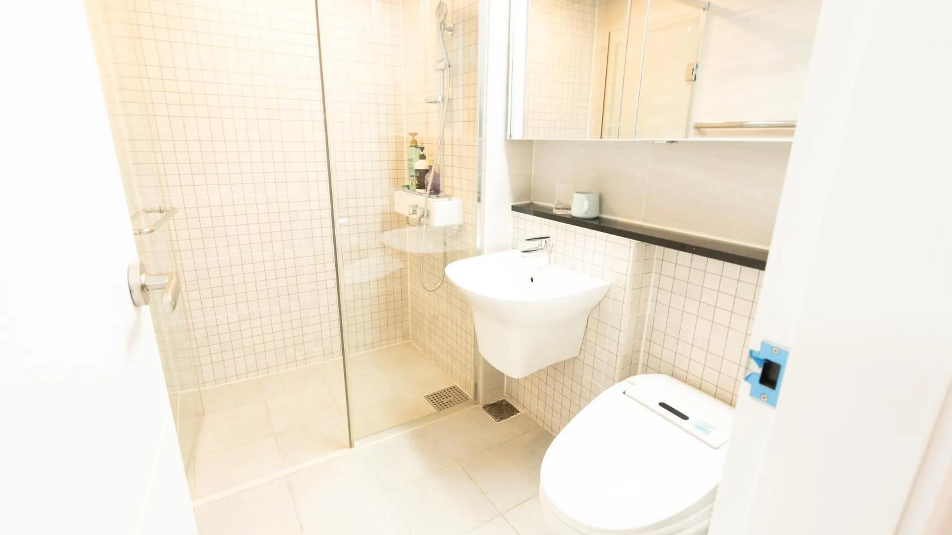 New Apt 34Py 3Min To Haeundae Beach Lg Stanbyme & Styler Netflix & Sky Capsule Busan 0*,  South Korea