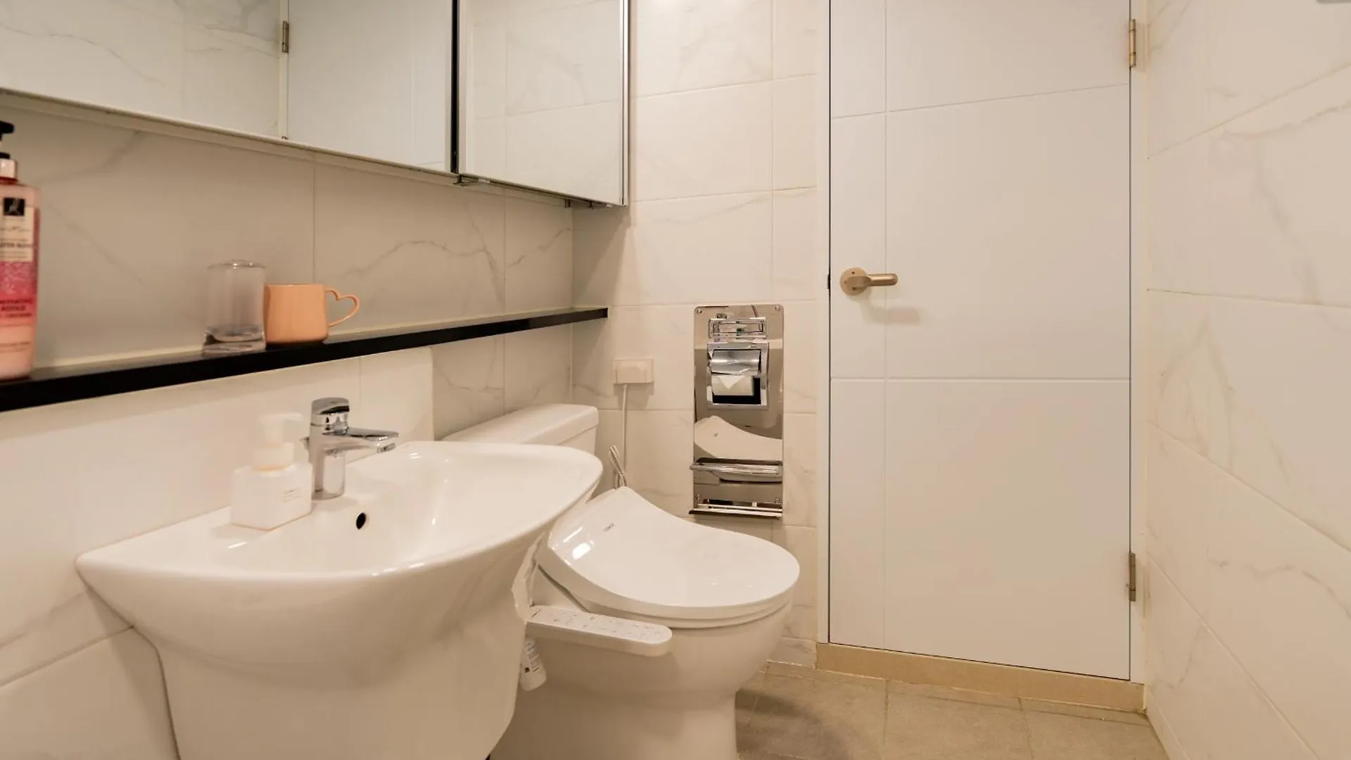 New Apt 34Py 3Min To Haeundae Beach Lg Stanbyme & Styler Netflix & Sky Capsule Busan