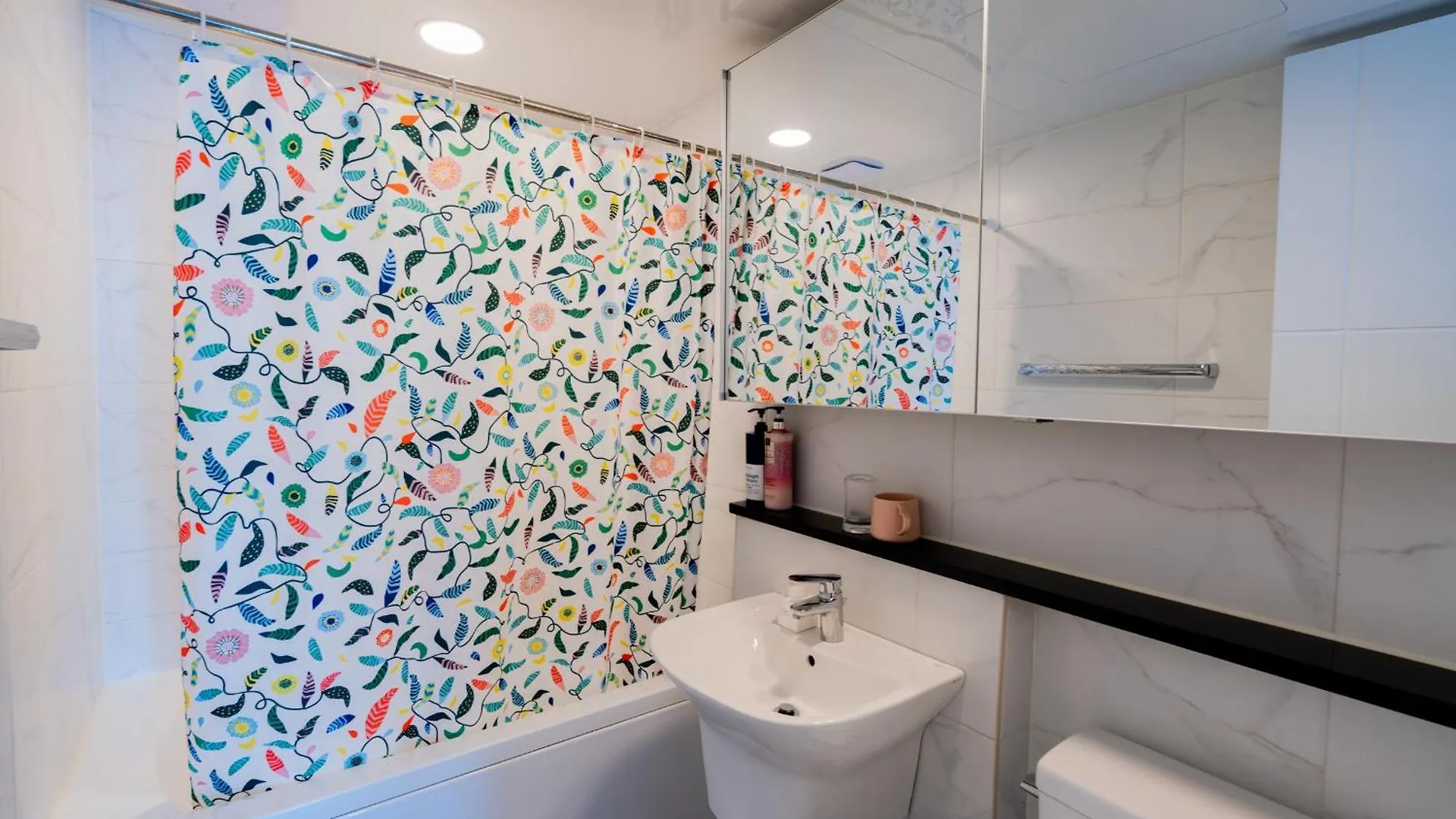 New Apt 34Py 3Min To Haeundae Beach Lg Stanbyme & Styler Netflix & Sky Capsule Busan 0*,
