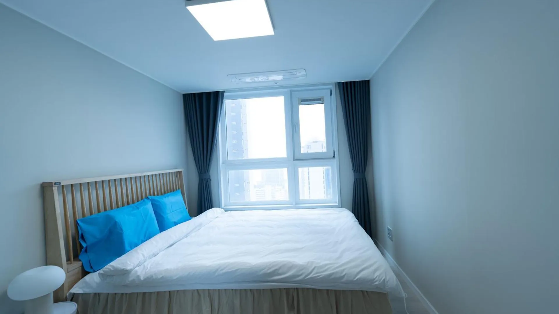Bed & Breakfast New Apt 34Py 3Min To Haeundae Beach Lg Stanbyme & Styler Netflix & Sky Capsule Busan