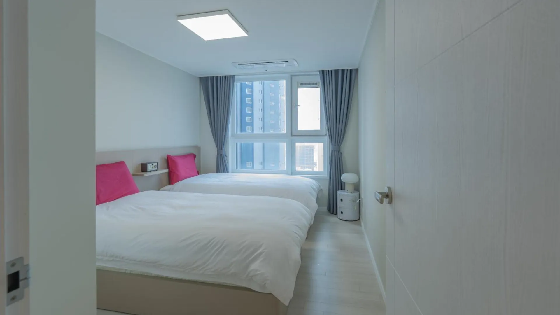 New Apt 34Py 3Min To Haeundae Beach Lg Stanbyme & Styler Netflix & Sky Capsule Busan 0*,