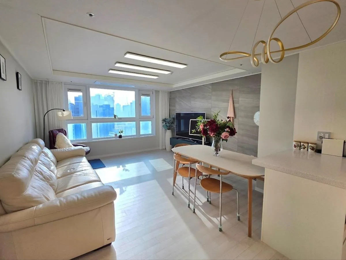 Bed & Breakfast New Apt 34Py 3Min To Haeundae Beach Lg Stanbyme & Styler Netflix & Sky Capsule Busan